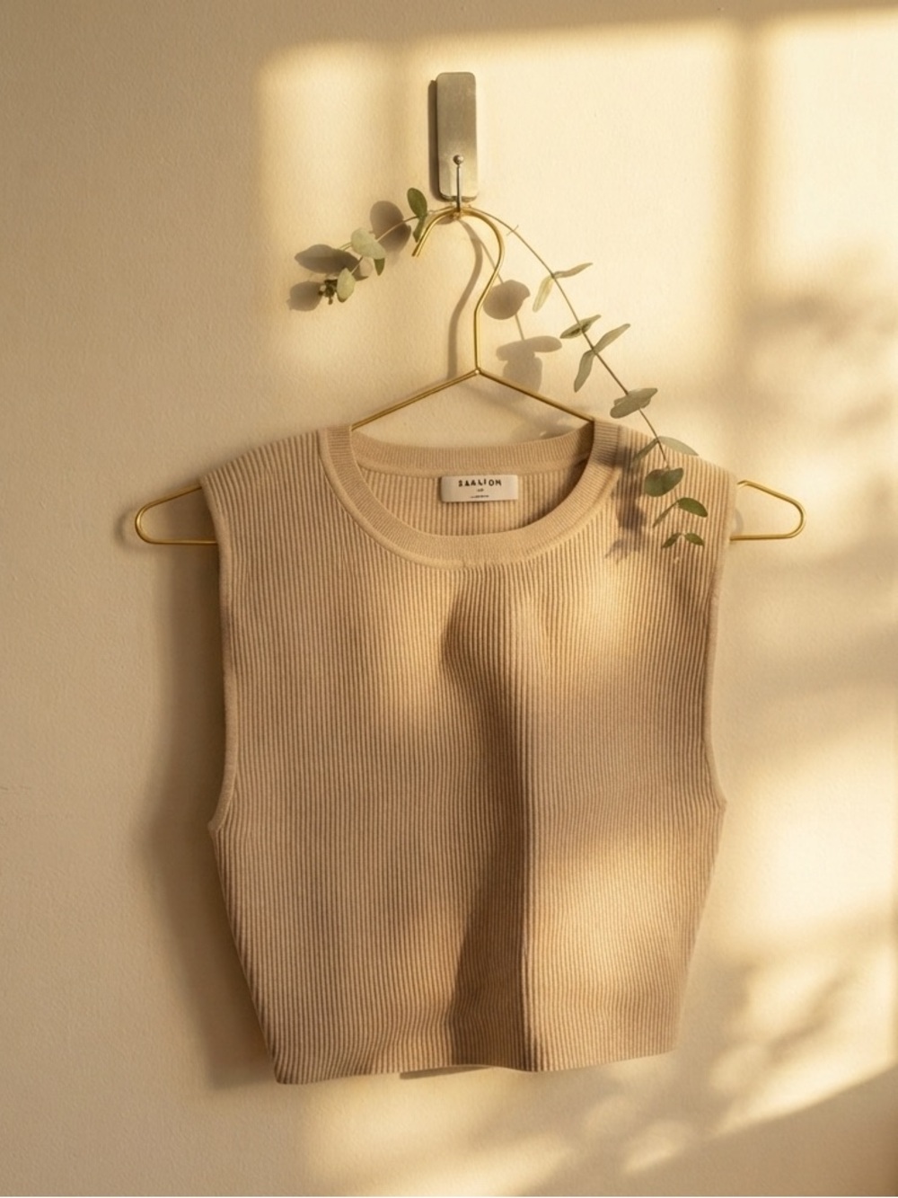 Aritzia Babaton Sleeveless Ribbed Knit Crop Top Creamy Grey